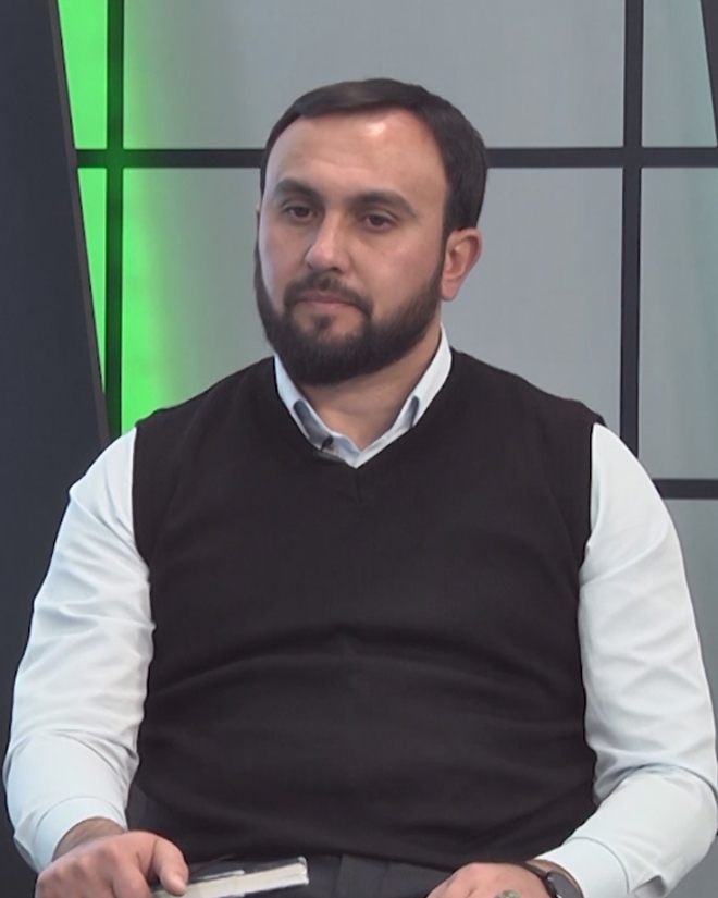 İnsanlara insani dəyərləri bəxş edən elm faydalı elmdir 